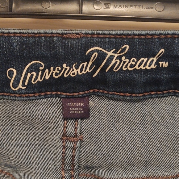 Universal Thread Mid Rise Skinny Jean - Picture 3 of 6
